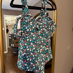 Women Lands End Ruffle Strap swimsuit one piece